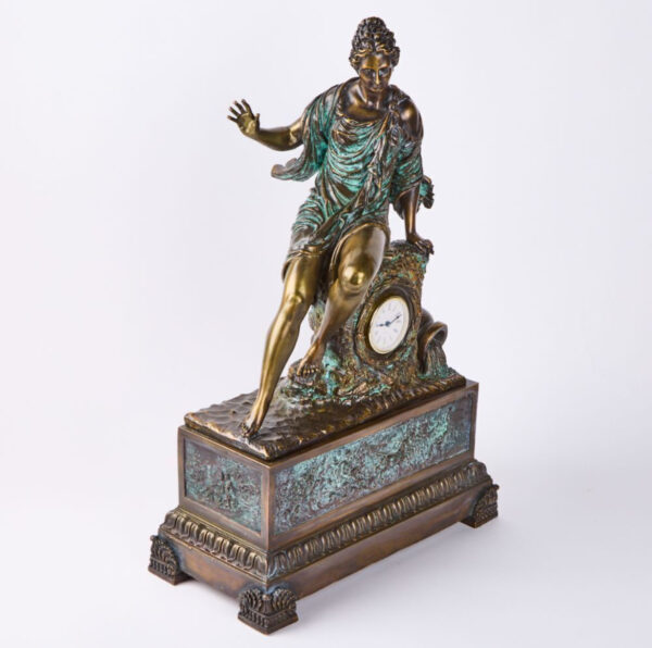 ANTIQUE STYLE BRONZE CLASSIC FIGURE MANTLE CLOCK - Image 2