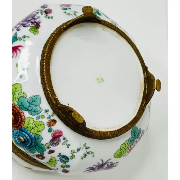 Antique Chinoiserie Lidded Box Ormolu Mounts Lidded Box - Image 8
