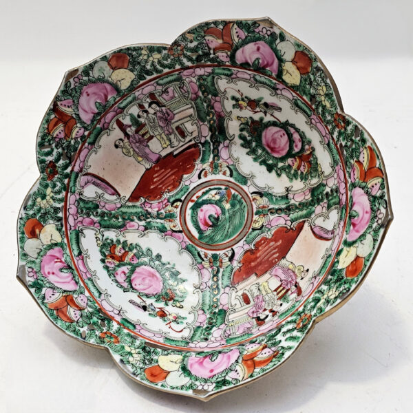 ORIENTAL BOWL IN CANTON PORCELAIN.