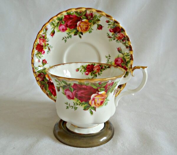 6 Royal Albert Teacup and Saucer