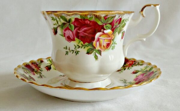 6 Royal Albert Teacup and Saucer - Image 2