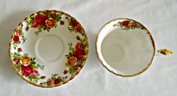 6 Royal Albert Teacup and Saucer - Image 3