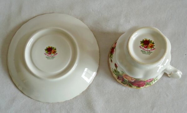 6 Royal Albert Teacup and Saucer - Image 4